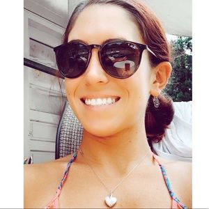 Meet your Posher, Casey